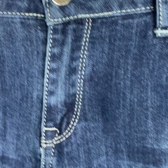 NV Jeans Women’s Sz 13 Capri Dark Wash Distressed Denim Casual Pants Streetwear - Picture 12 of 12